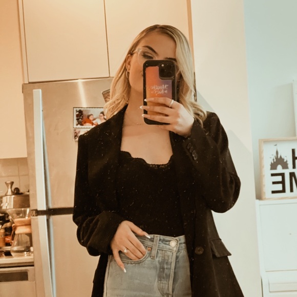 Meet your Posher, Arianna - Picture 1 of 1